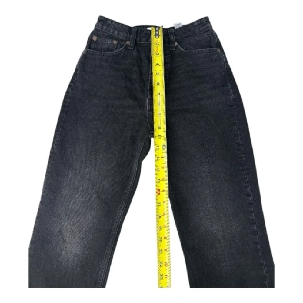 Zara mom high waisted Black Women's Jeans size US 2